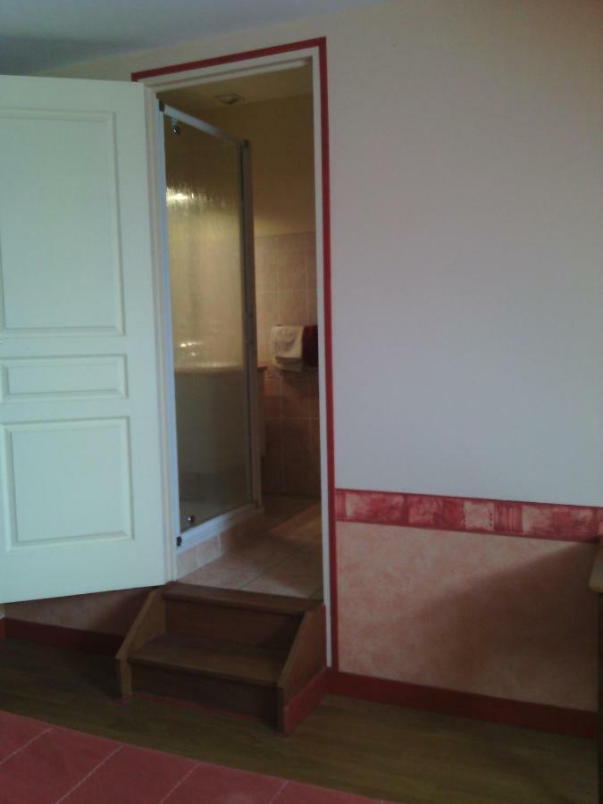 La Roche Bed and Breakfast Saint-Etienne-en-Cogles Buitenkant foto
