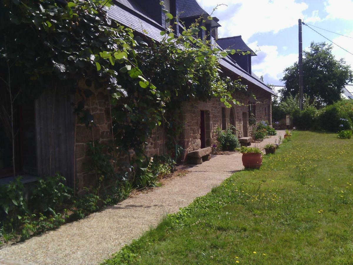 La Roche Bed and Breakfast Saint-Etienne-en-Cogles Buitenkant foto