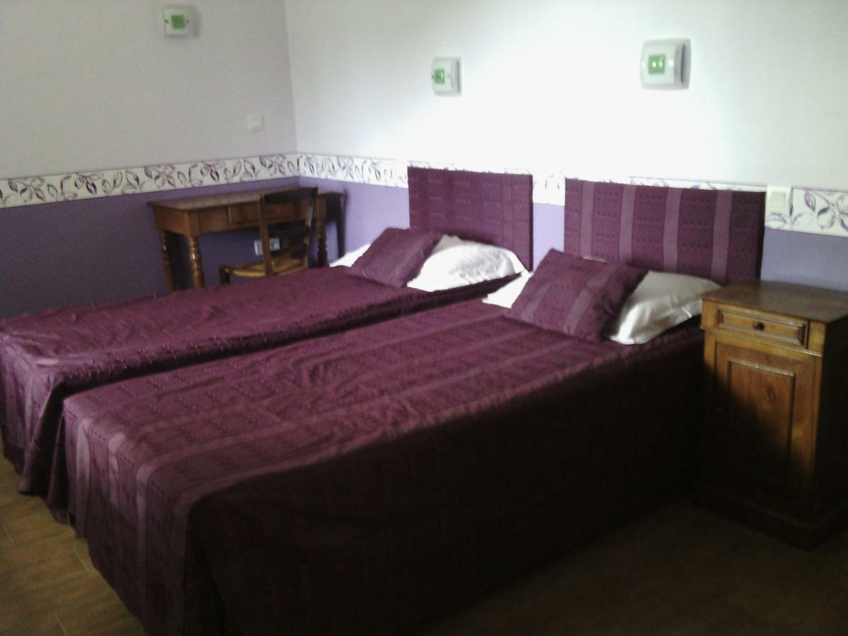 La Roche Bed and Breakfast Saint-Etienne-en-Cogles Buitenkant foto