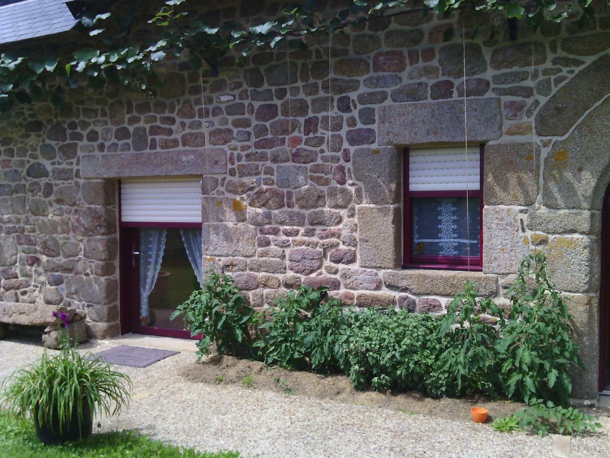 La Roche Bed and Breakfast Saint-Etienne-en-Cogles Buitenkant foto