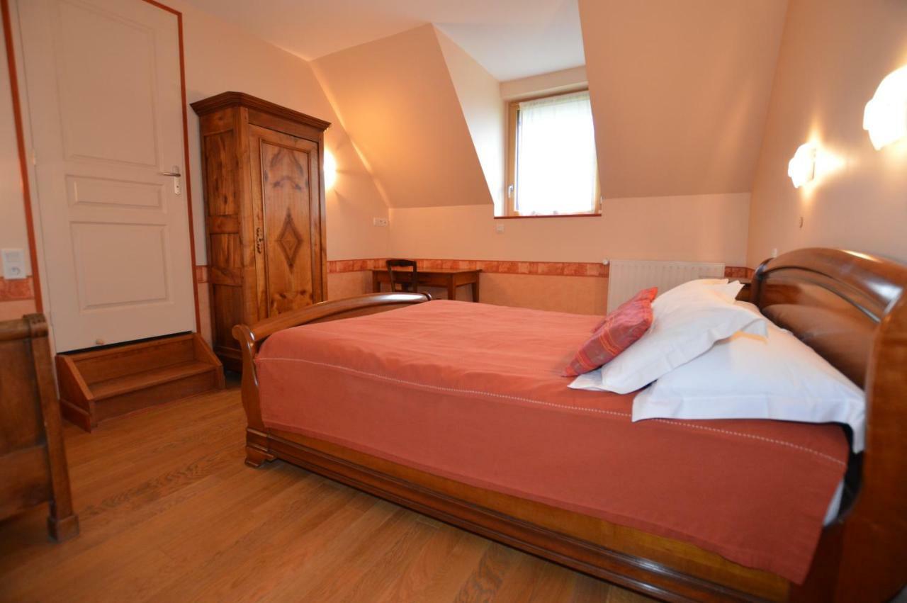 La Roche Bed and Breakfast Saint-Etienne-en-Cogles Buitenkant foto