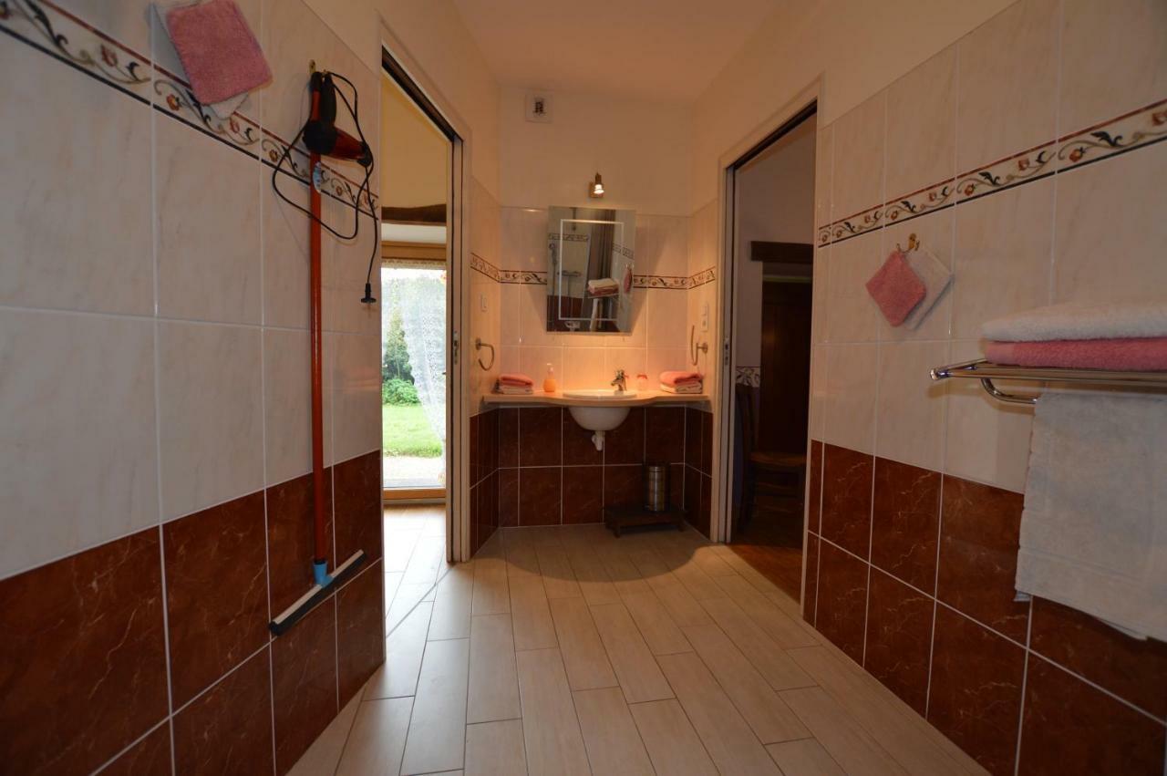 La Roche Bed and Breakfast Saint-Etienne-en-Cogles Buitenkant foto